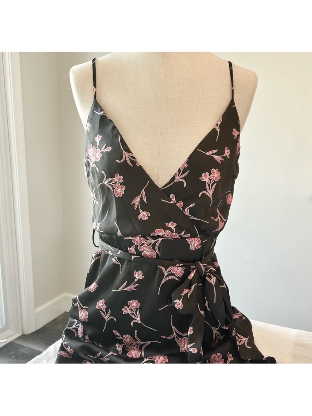 Urban Outfitters Floral Black Red White V Neck Tie Mini Slip Dress Small